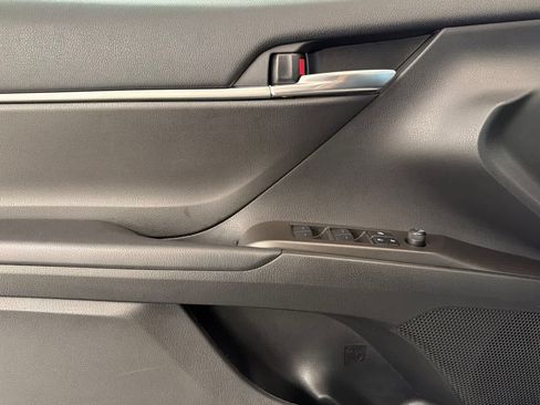 Used 2022 Toyota Camry SE w/ Carpet Mat Package (TMS) FWD image 12
