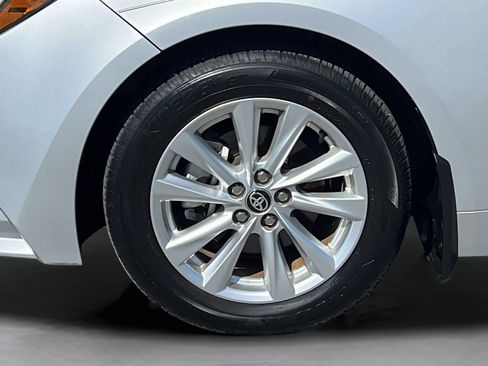 Used 2023 Toyota Corolla LE w/ LE Convenience Package FWD image 25