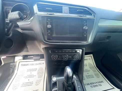 Used 2018 Volkswagen Tiguan SEL FWD image 19