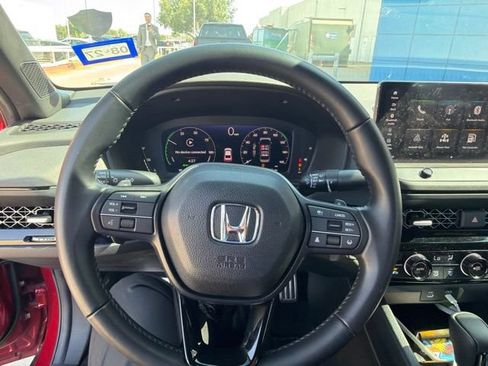 Used 2025 Honda Accord Sport image 11