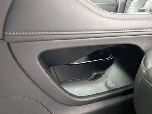 Used 2023 GMC Acadia SLT image 13