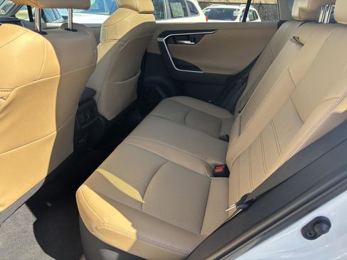 Used 2021 Toyota RAV4 Limited image 10