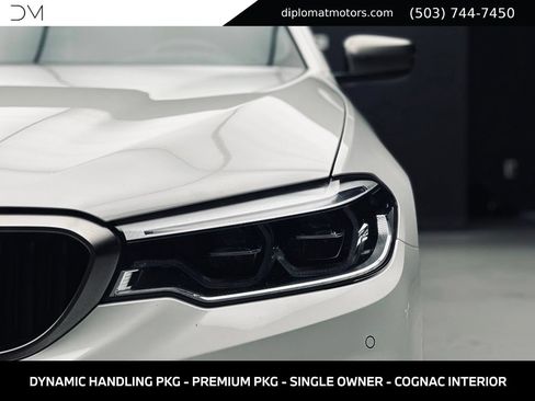 Used 2020 BMW M550i xDrive w/ Dynamic Handling Package AWD/4WD image 14