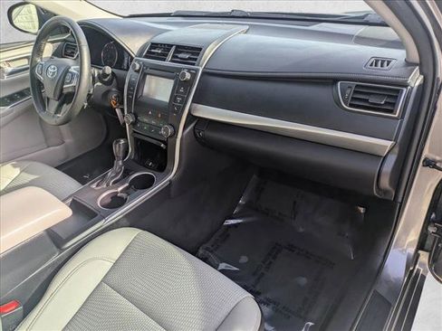 Used 2017 Toyota Camry SE image 18