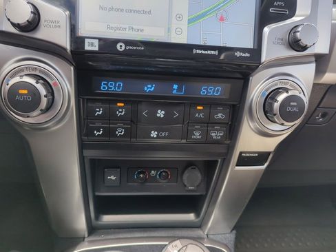 Used 2020 Toyota 4Runner Limited AWD/4WD image 19