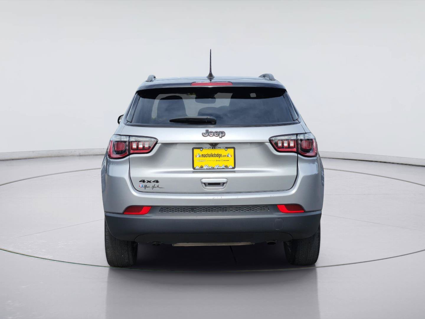 Used 2023 Jeep Compass Latitude AWD/4WD image 5