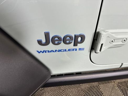 Used 2024 Jeep Wrangler Unlimited image 10