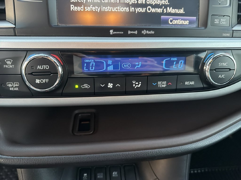 Used 2019 Toyota Highlander XLE AWD/4WD image 22