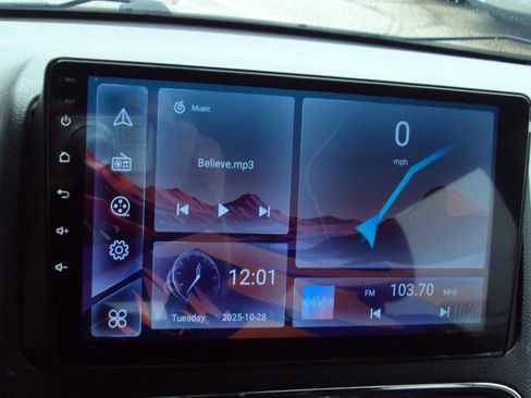 Used 2016 Dodge Grand Caravan SE image 28