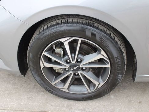 Used 2024 Kia Forte LXS image 11