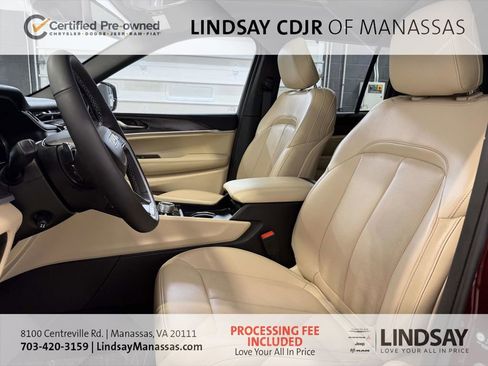 Certified 2025 Jeep Grand Cherokee Limited w/ Luxury Tech Group II AWD/4WD image 21