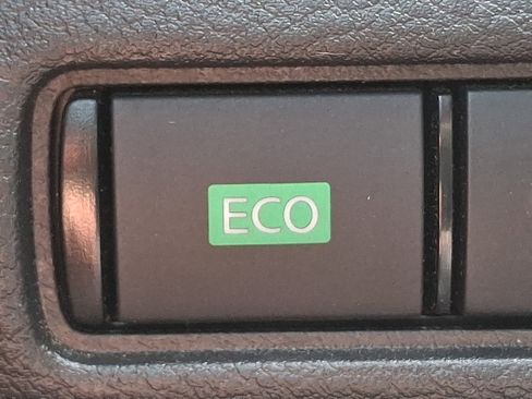 Used 2024 Nissan Sentra SV FWD image 25