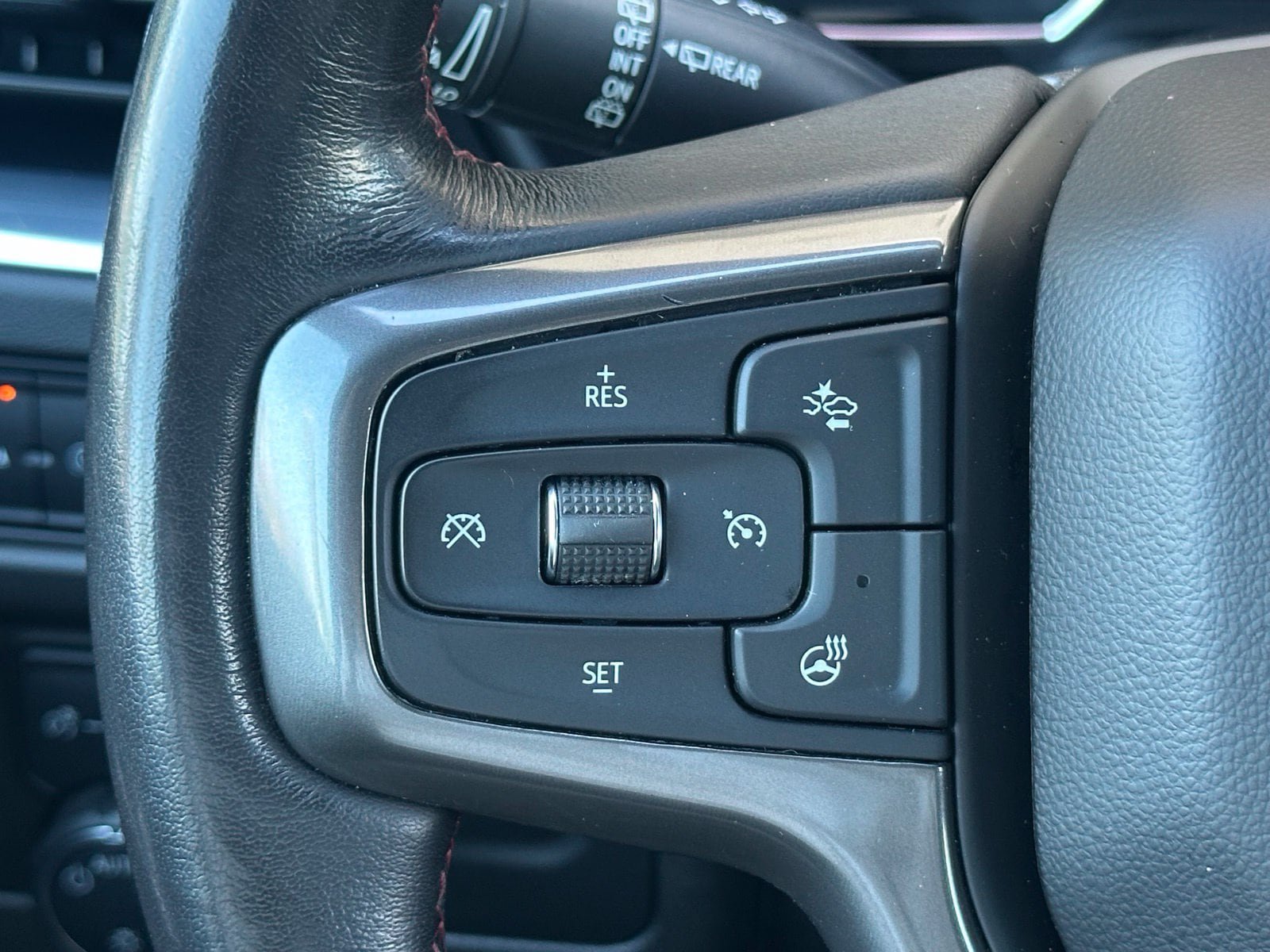 Used 2021 Chevrolet Suburban RST w/ Luxury Package AWD/4WD image 32