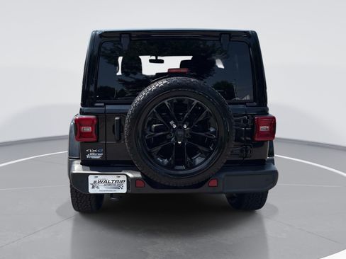 Used 2021 Jeep Wrangler Unlimited Sahara w/ Cold Weather Group AWD/4WD image 7