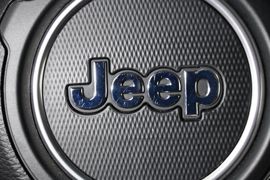 Used 2023 Jeep Wrangler Unlimited Sahara AWD/4WD image 37