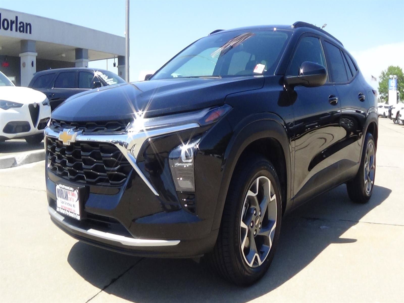 Used 2025 Chevrolet Trax LT w/ LT Convenience Package FWD image 2