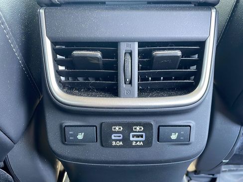 Used 2025 Subaru Outback Limited AWD/4WD image 28