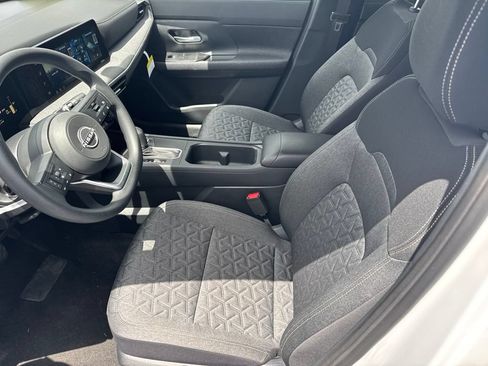 Used 2026 Nissan Kicks SV w/ SV Premium Package AWD/4WD image 11