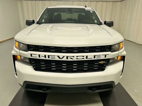 Used 2020 Chevrolet Silverado 1500 Custom w/ Custom Value Package image 3