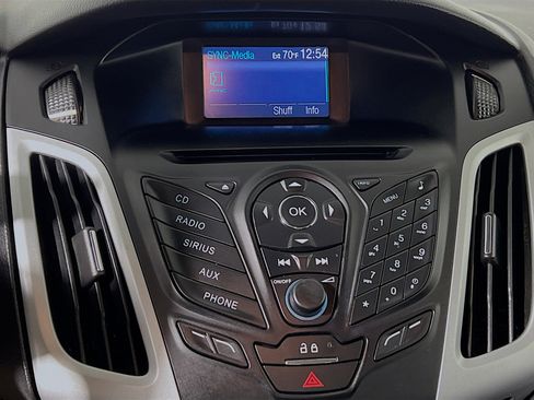 Used 2013 Ford Focus SE w/ SE Winter Pkg image 25