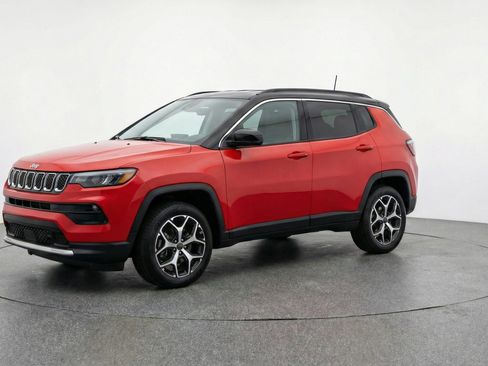 Used 2025 Jeep Compass Limited AWD/4WD image 3