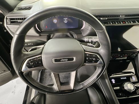 Used 2023 Jeep Grand Cherokee Overland w/ Adv Protech Group III image 11