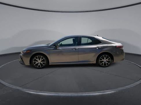 Used 2024 Toyota Camry SE FWD image 9