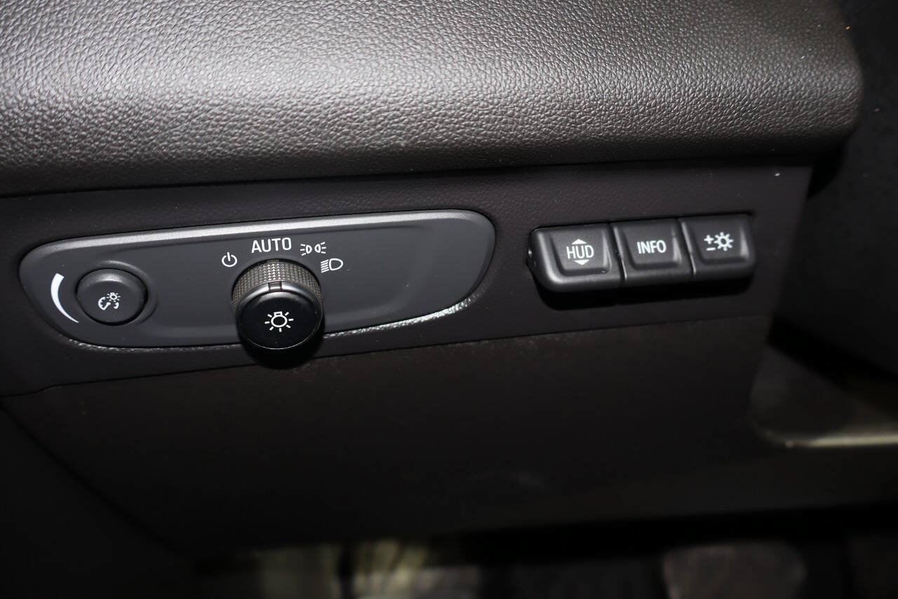 Used 2021 Buick Envision Essence AWD/4WD image 18