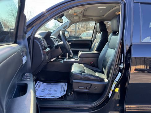 Used 2018 Toyota Tundra Limited w/ Limited Premium Package image 10
