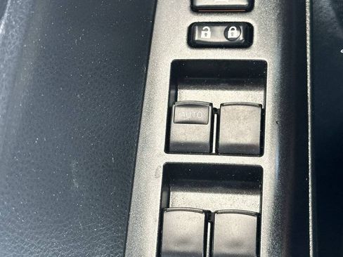 Used 2017 Toyota RAV4 LE FWD image 20