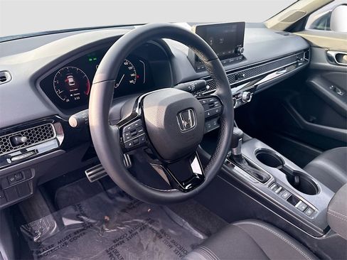 Used 2025 Honda Civic Sport image 9