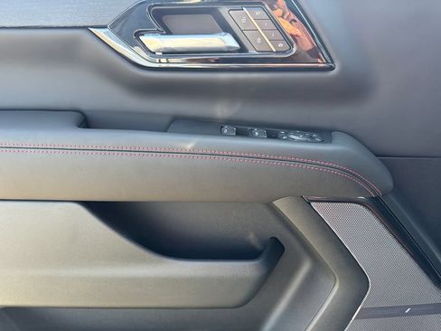 New 2026 GMC Yukon AT4 Ultimate w/ LPO, Floor Liner Package AWD/4WD image 17