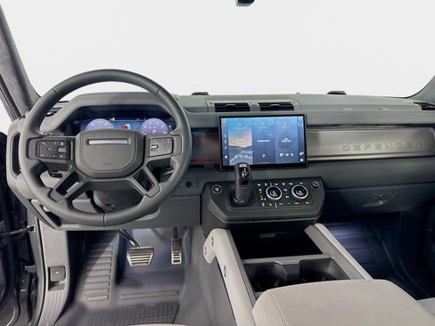 Used 2025 Land Rover Defender 130 V8 image 23