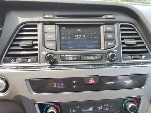 Used 2016 Hyundai Sonata SE FWD image 15