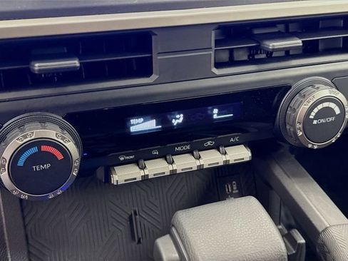 Used 2024 Toyota Tacoma SR image 17