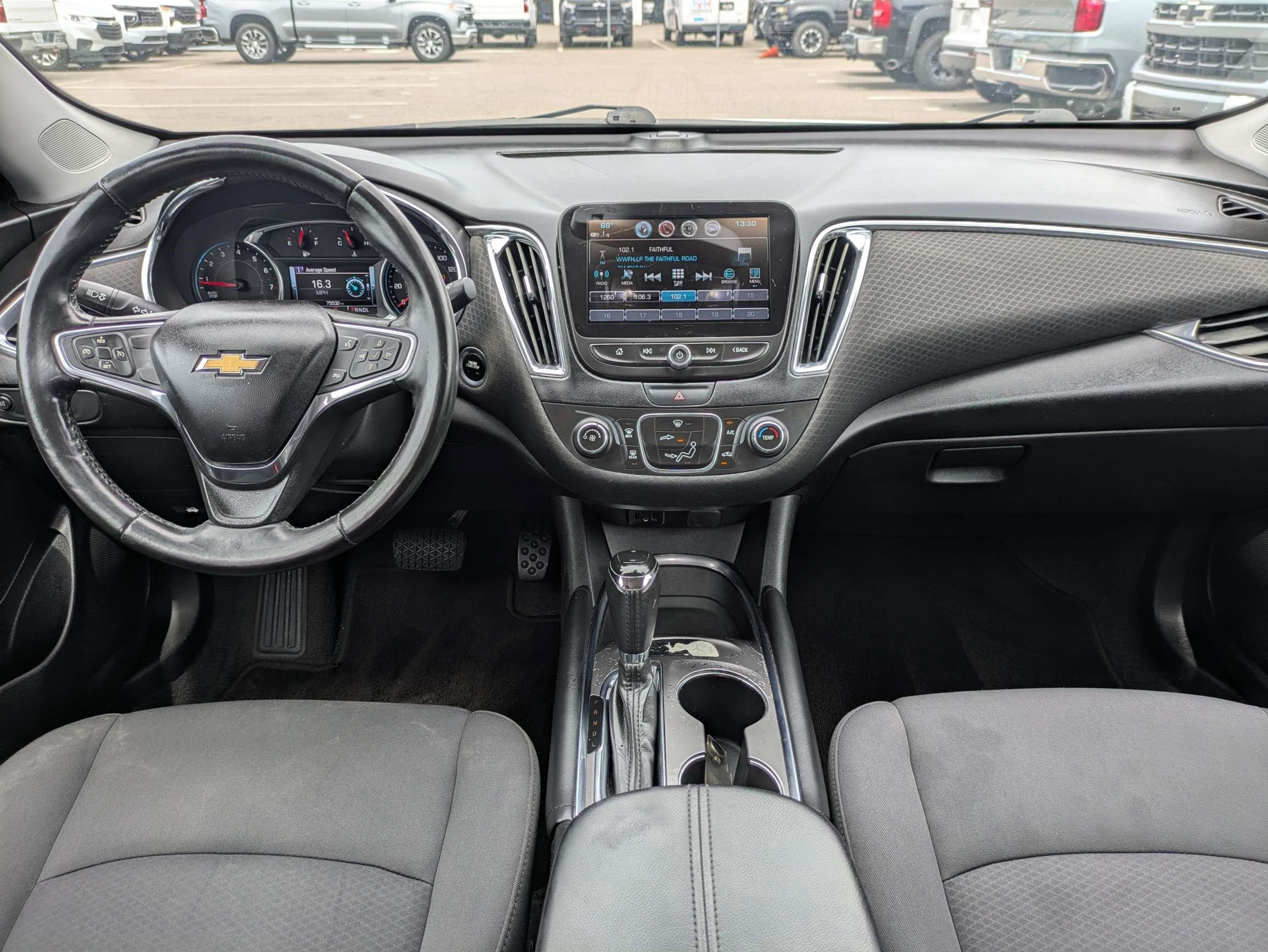 Used 2018 Chevrolet Malibu LT FWD image 14