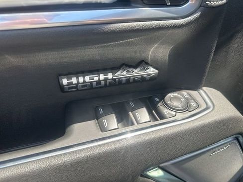 New 2026 Chevrolet Silverado 1500 High Country w/ LPO, Dark Essentials Package AWD/4WD image 13