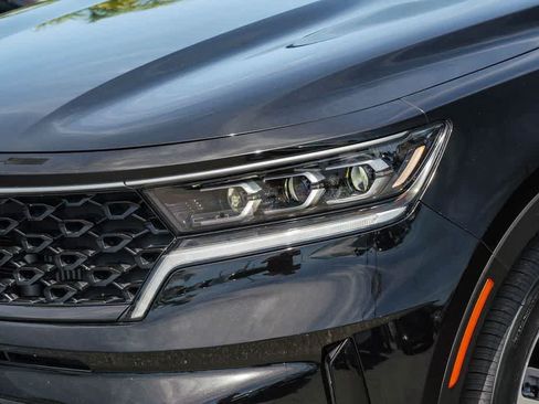 Certified 2023 Kia Sorento SX Prestige AWD/4WD image 8