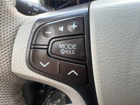 Used 2013 Toyota Sienna XLE w/ Premium Pkg FWD image 11