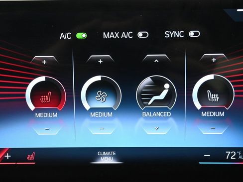 Used 2023 BMW 230i xDrive Coupe w/ Premium Package image 17