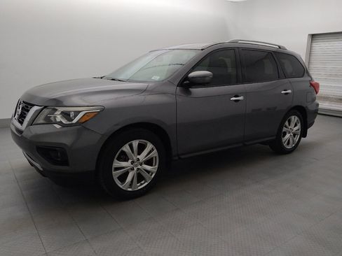 Used 2019 Nissan Pathfinder SL w/ SL Premium Package FWD image 2