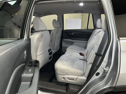 Used 2021 Honda Pilot EX image 32