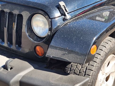 Used 2013 Jeep Wrangler Unlimited Sahara AWD/4WD image 5