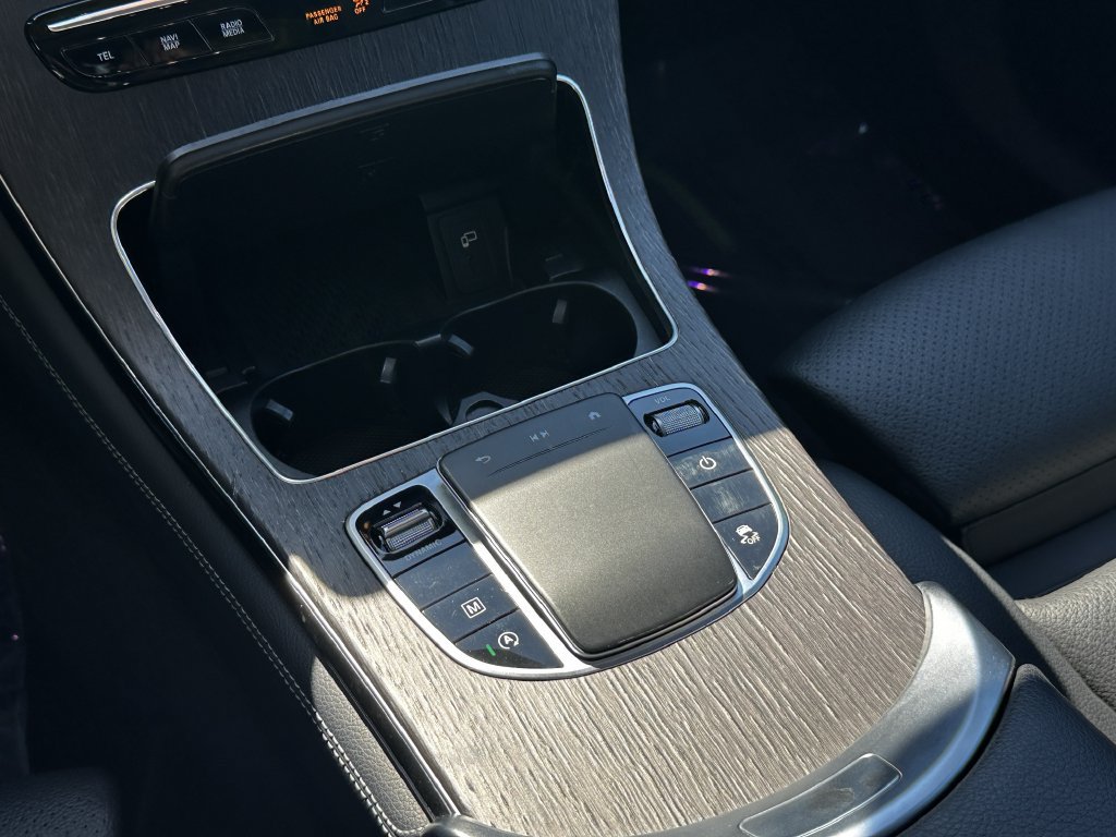 Used 2020 Mercedes-Benz GLC 300 4MATIC image 32