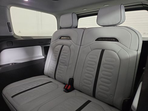 Used 2025 Rivian R1S Adventure AWD/4WD image 22