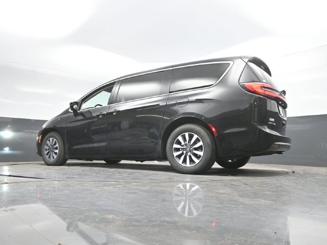 Used 2024 Chrysler Pacifica Limited FWD image 48