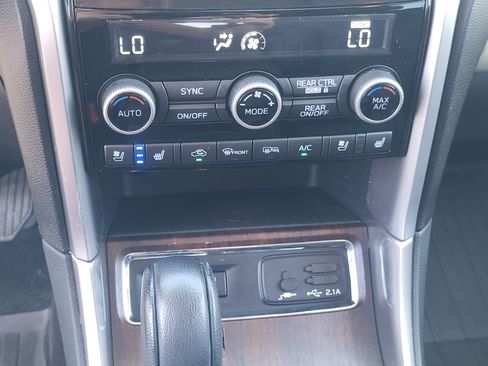 Used 2022 Subaru Ascent Touring AWD/4WD image 20