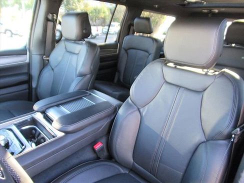 New 2026 Jeep Grand Wagoneer L w/ Premium Group I image 16