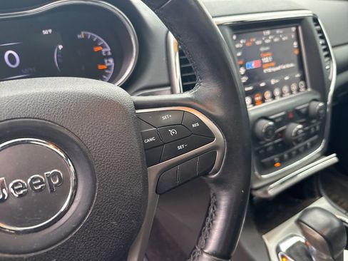 Used 2018 Jeep Grand Cherokee Altitude image 17