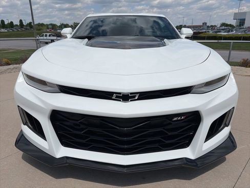 Used 2019 Chevrolet Camaro ZL1 RWD image 3